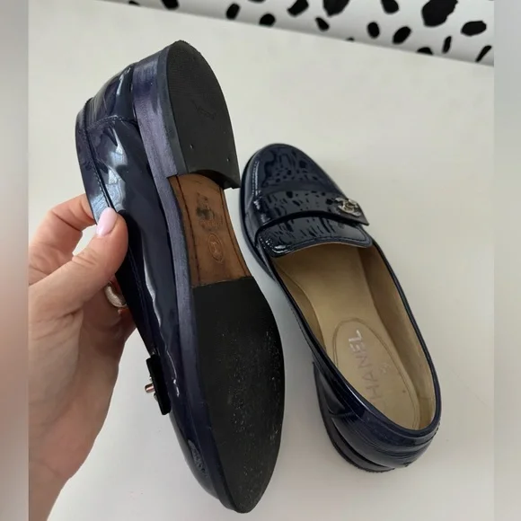 Authentic Chanel Loafers Navy Patent Leather Enamel Turn lock CoCo Mark - Picture 9 of 9